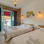 Tetka Hotel *